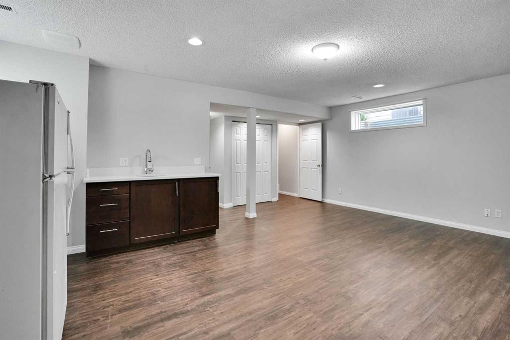 42 Harvest Rose Circle Ne, Calgary, AB - Indoor Photo Showing Other Room