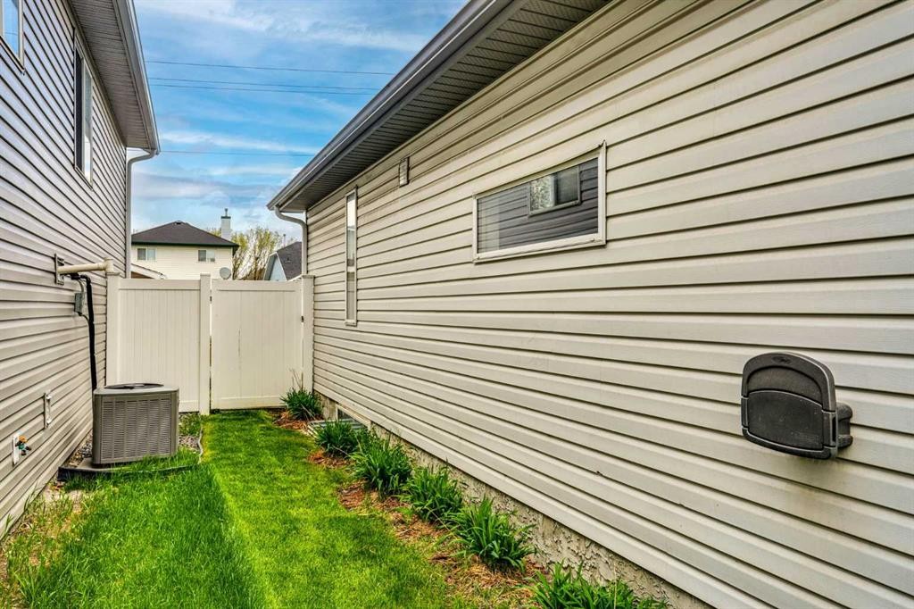 42 Harvest Rose Circle Ne, Calgary, AB - Outdoor With Exterior