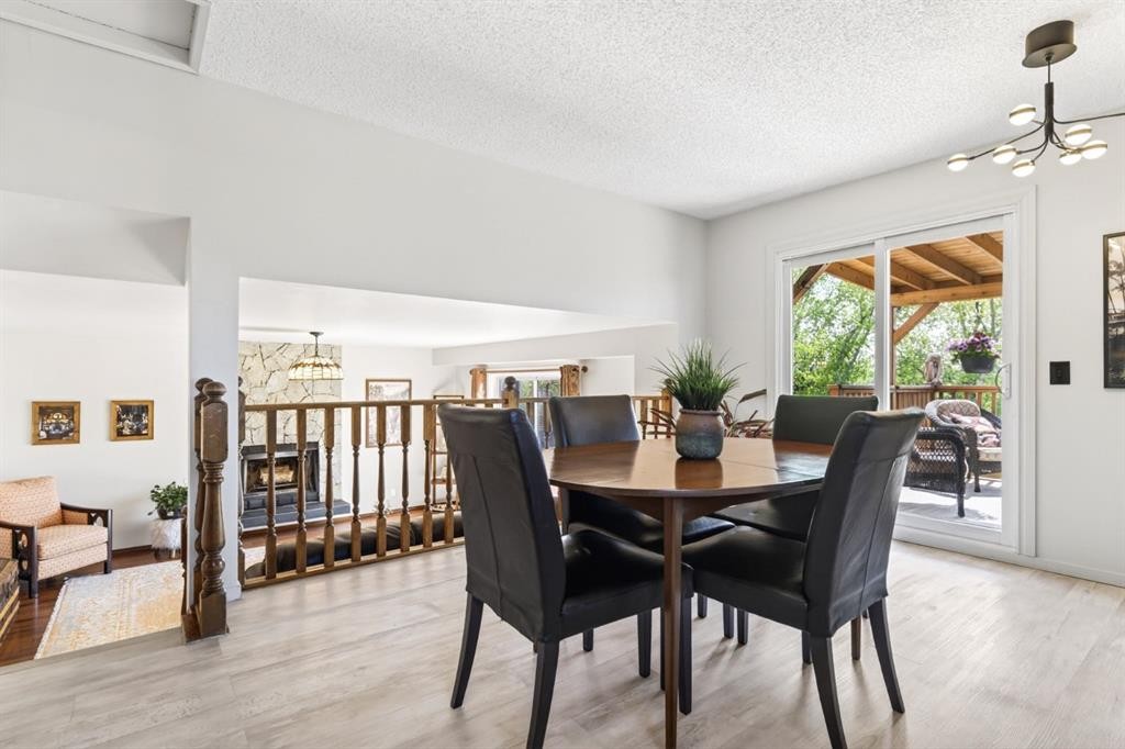 235 Deerview Drive Se, Calgary, AB - Indoor Photo Showing Dining Room