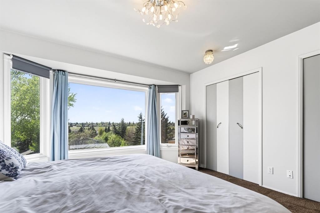 235 Deerview Drive Se, Calgary, AB - Indoor Photo Showing Bedroom