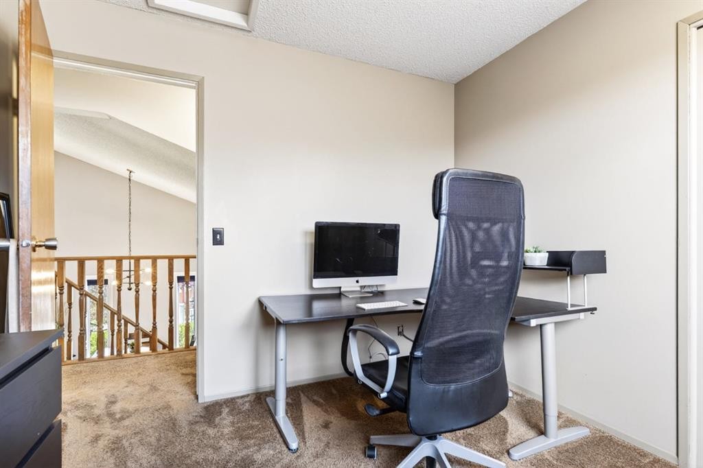 235 Deerview Drive Se, Calgary, AB - Indoor Photo Showing Office