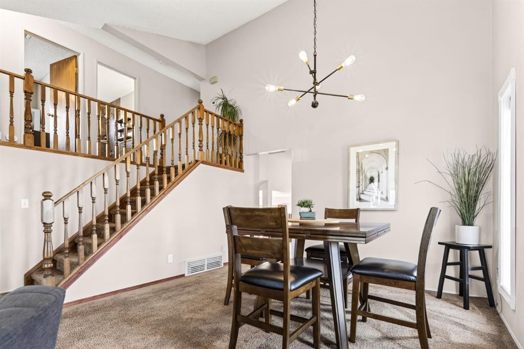 235 Deerview Drive Se, Calgary, AB - Indoor Photo Showing Dining Room
