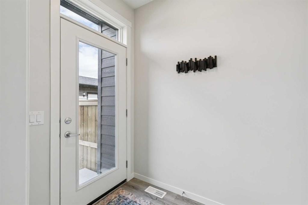 201 Vantage Drive, Cochrane, AB - Indoor Photo Showing Other Room
