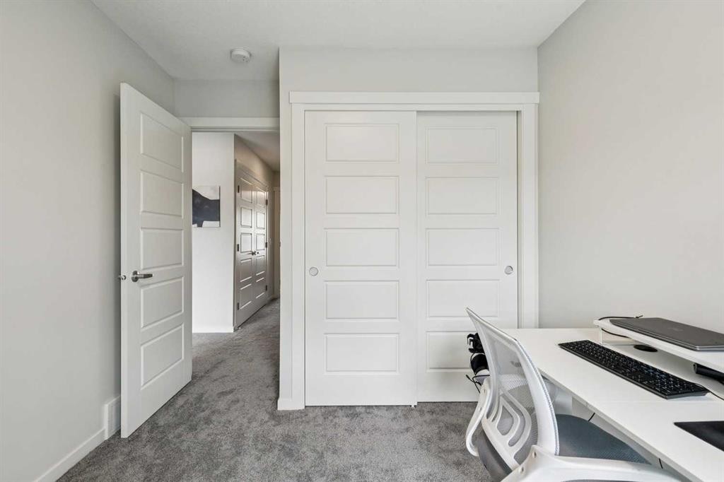 201 Vantage Drive, Cochrane, AB - Indoor