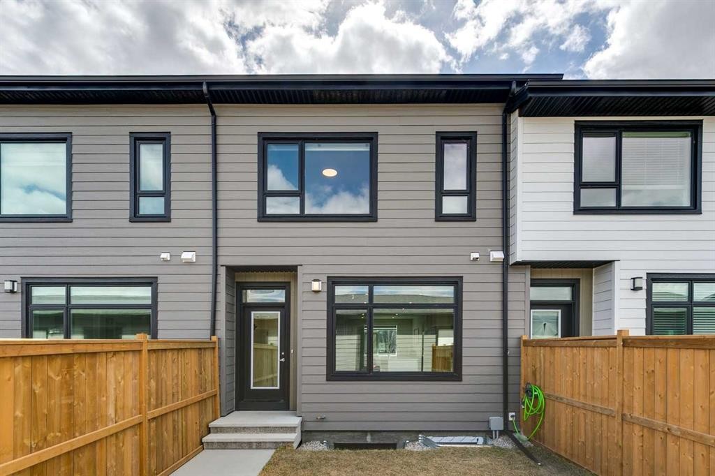 201 Vantage Drive, Cochrane, AB - Outdoor With Exterior