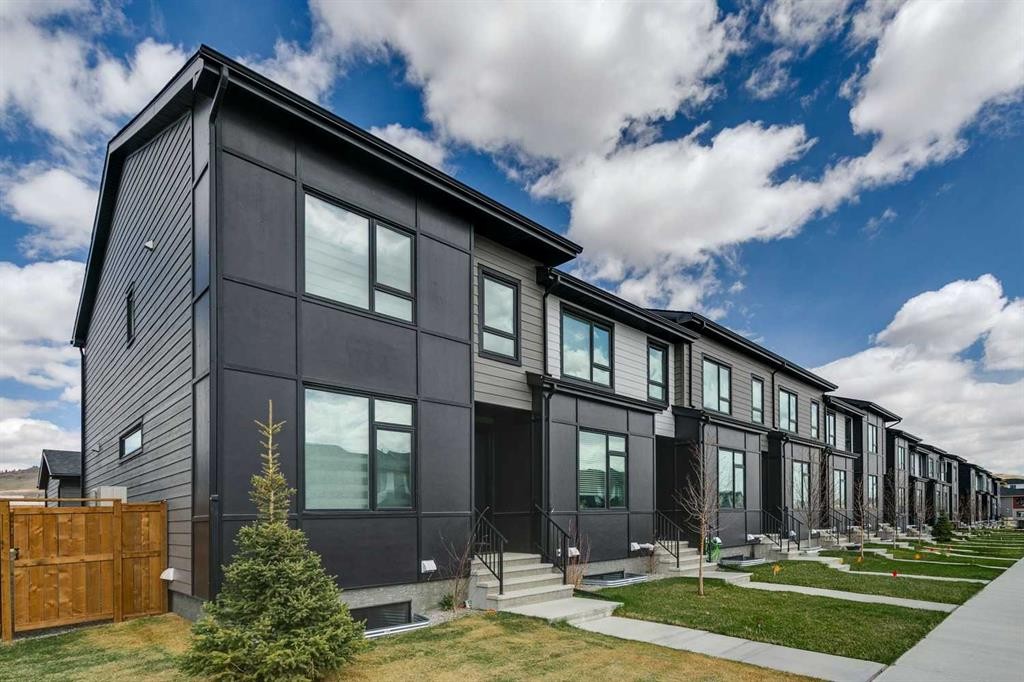 201 Vantage Drive, Cochrane, AB - Outdoor