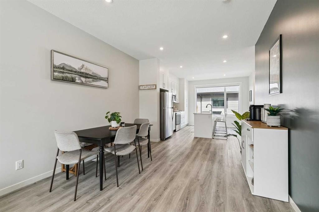 201 Vantage Drive, Cochrane, AB - Indoor