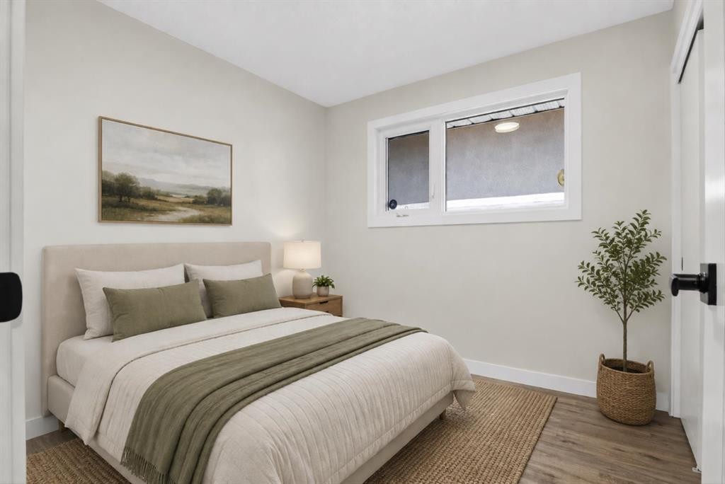 332 Wascana Crescent Se, Calgary, AB - Indoor Photo Showing Bedroom