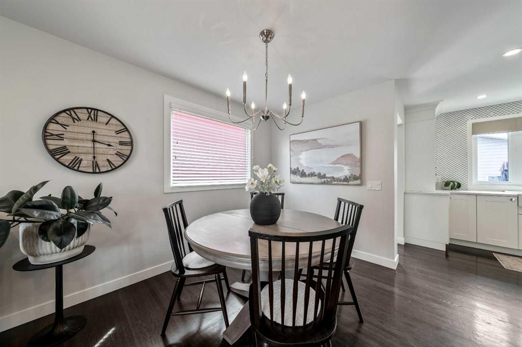 6007 34 Street Sw, Calgary, AB - Indoor Photo Showing Dining Room