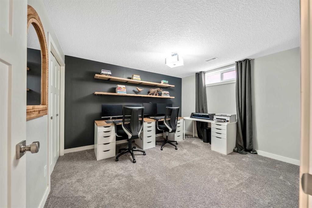 6007 34 Street Sw, Calgary, AB - Indoor Photo Showing Office