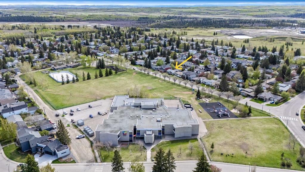 6007 34 Street Sw, Calgary, AB - Outdoor With View