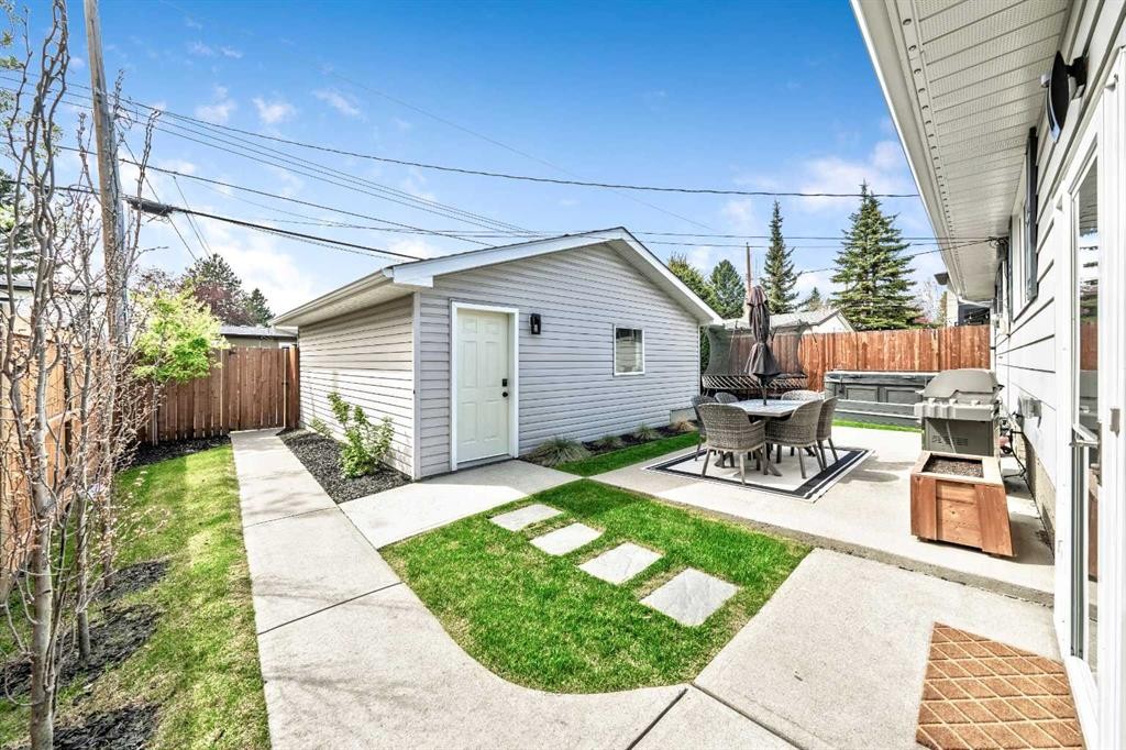 6007 34 Street Sw, Calgary, AB - Outdoor