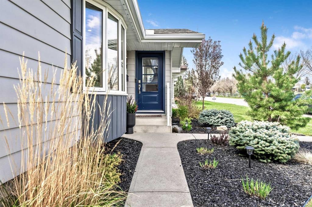 6007 34 Street Sw, Calgary, AB - Outdoor