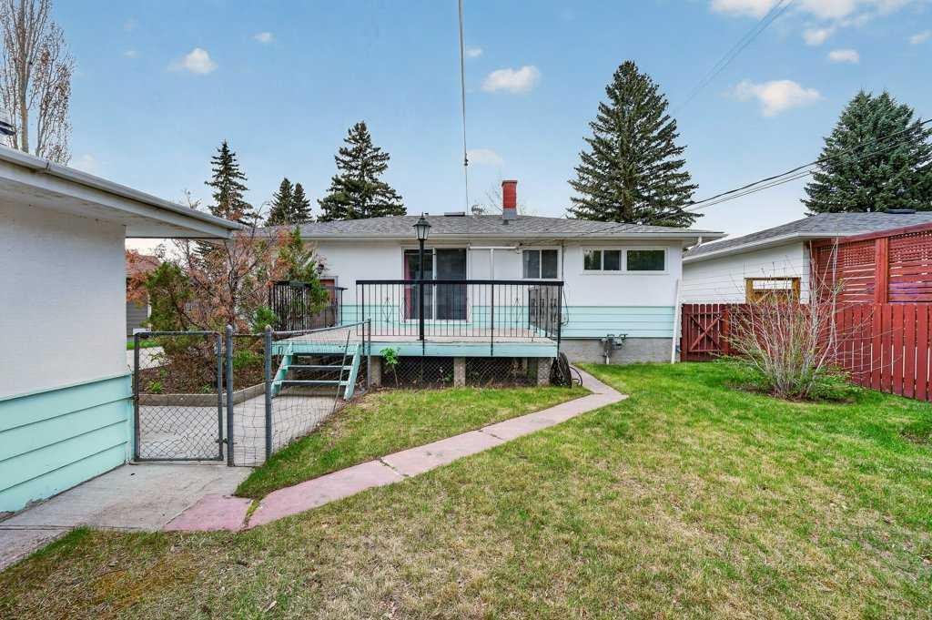 83 Ferncliff Crescent Se, Calgary, AB - Outdoor With Deck Patio Veranda