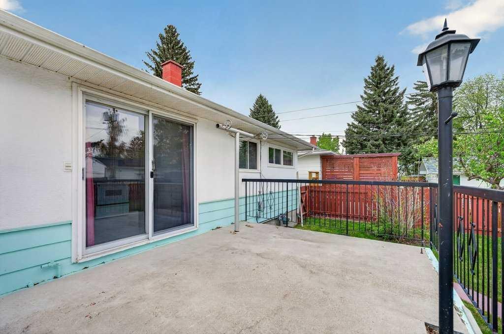 83 Ferncliff Crescent Se, Calgary, AB - Outdoor With Exterior