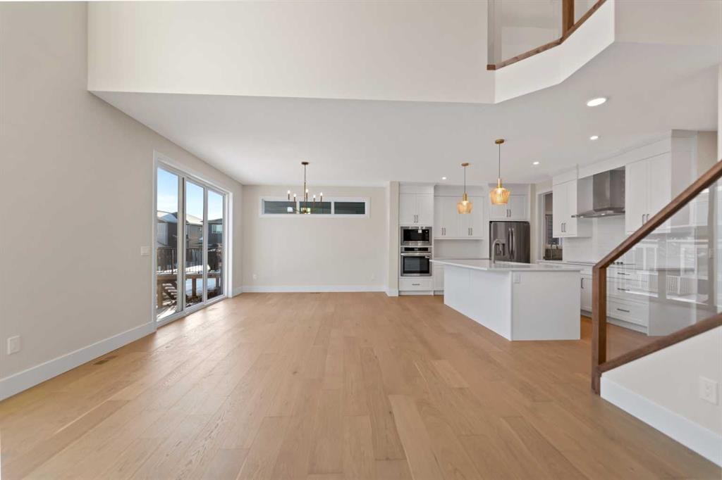 185 South Shore View, Chestermere, AB - Indoor Photo Showing Kitchen