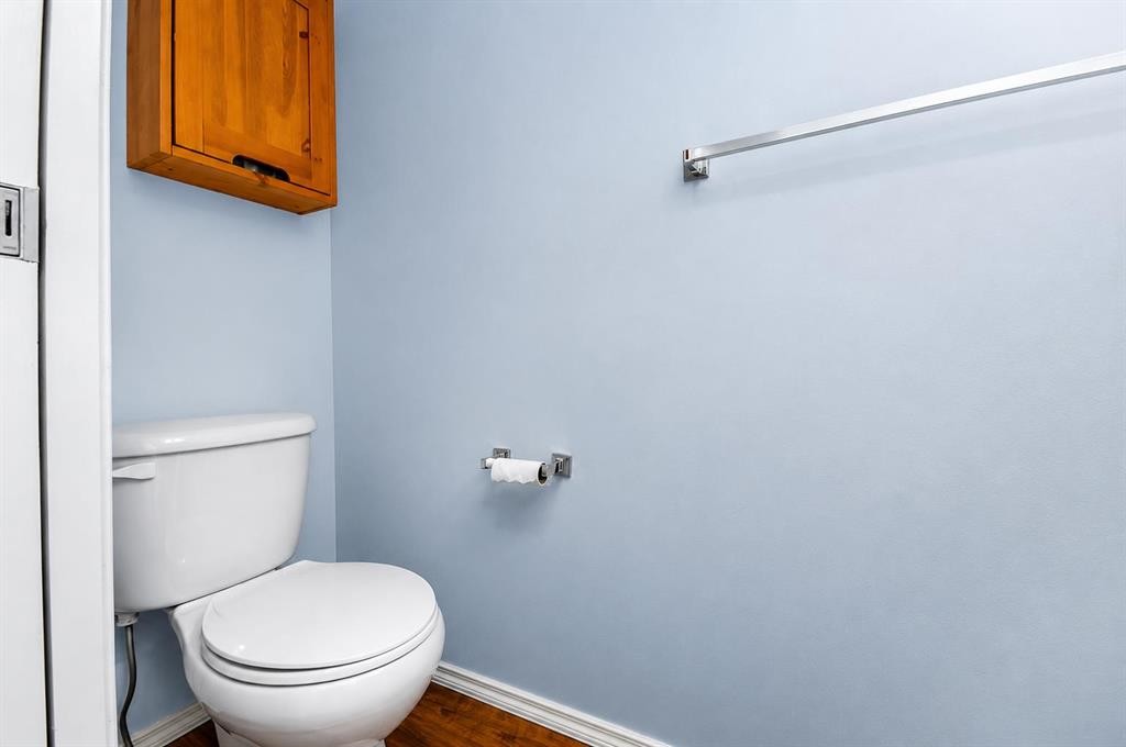 168 Prestwick Heights Se, Calgary, AB - Indoor Photo Showing Bathroom
