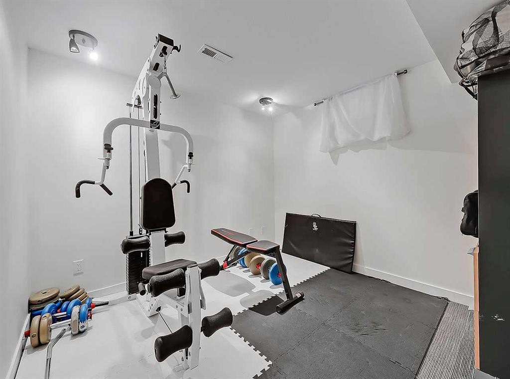 247 Simons Road Nw, Calgary, AB - Indoor