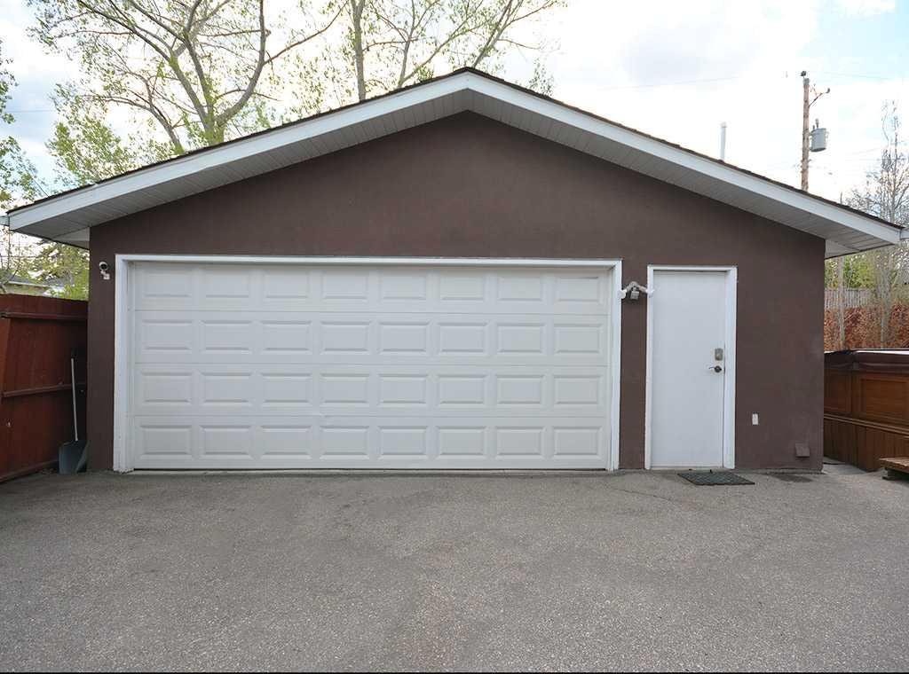 247 Simons Road Nw, Calgary, AB - Outdoor With Exterior