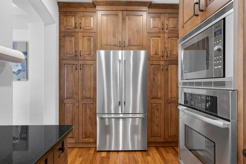 30 Cranarch Circle Se, Calgary, AB - Indoor Photo Showing Kitchen
