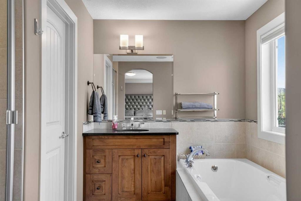 30 Cranarch Circle Se, Calgary, AB - Indoor Photo Showing Bathroom