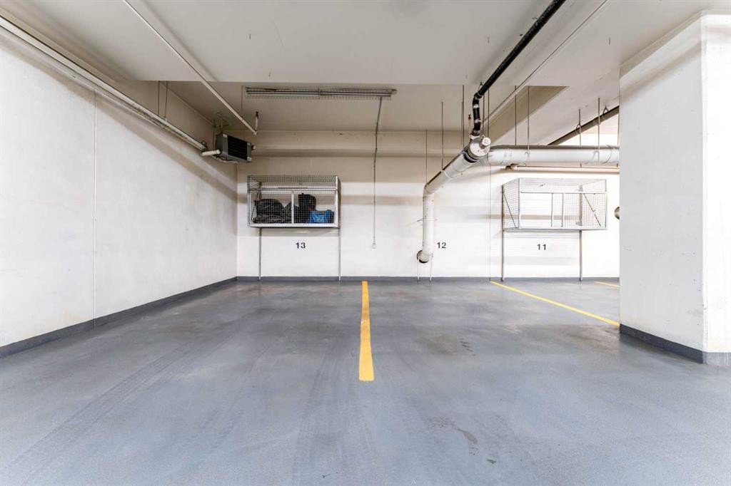 3402-930 6 Avenue Sw, Calgary, AB - Indoor Photo Showing Garage