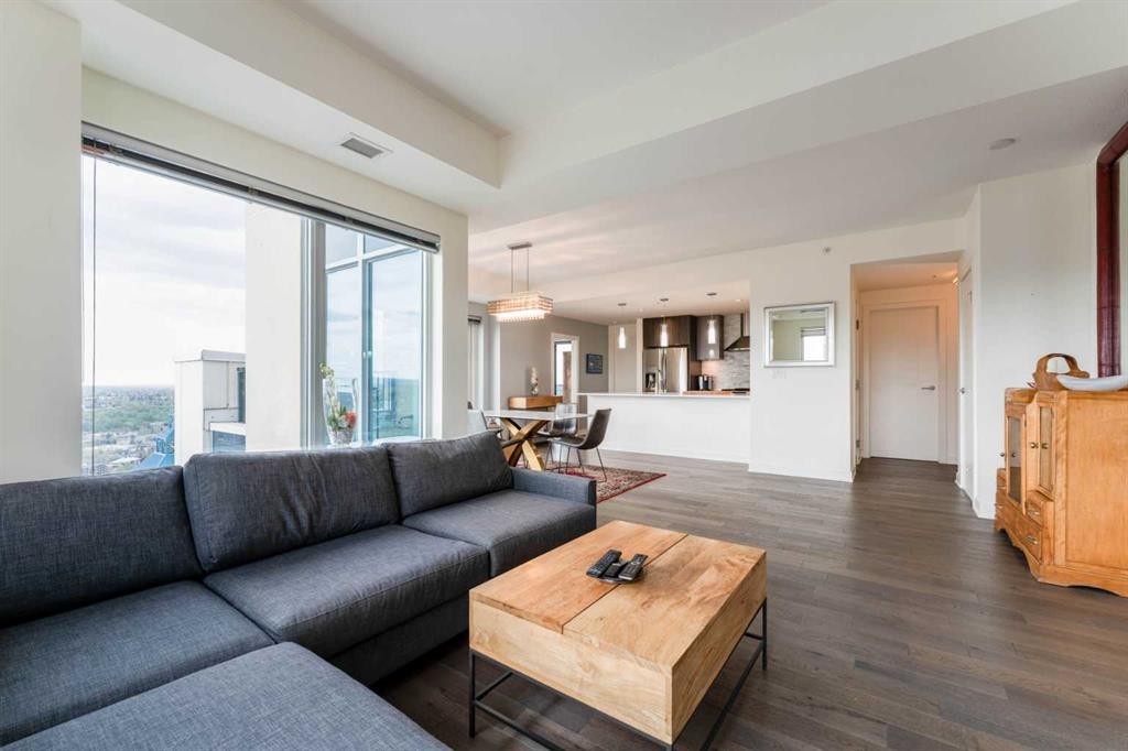 3402-930 6 Avenue Sw, Calgary, AB - Indoor Photo Showing Living Room