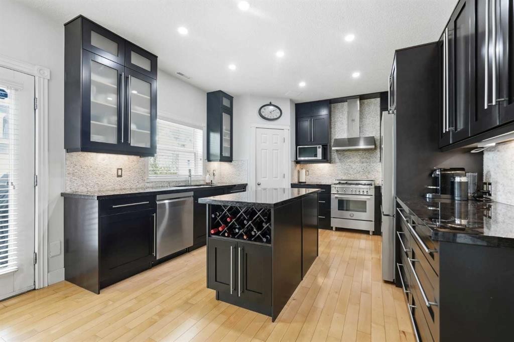 130 Garrison Square Sw, Calgary, AB - Indoor Photo Showing Kitchen With Stainless Steel Kitchen With Upgraded Kitchen