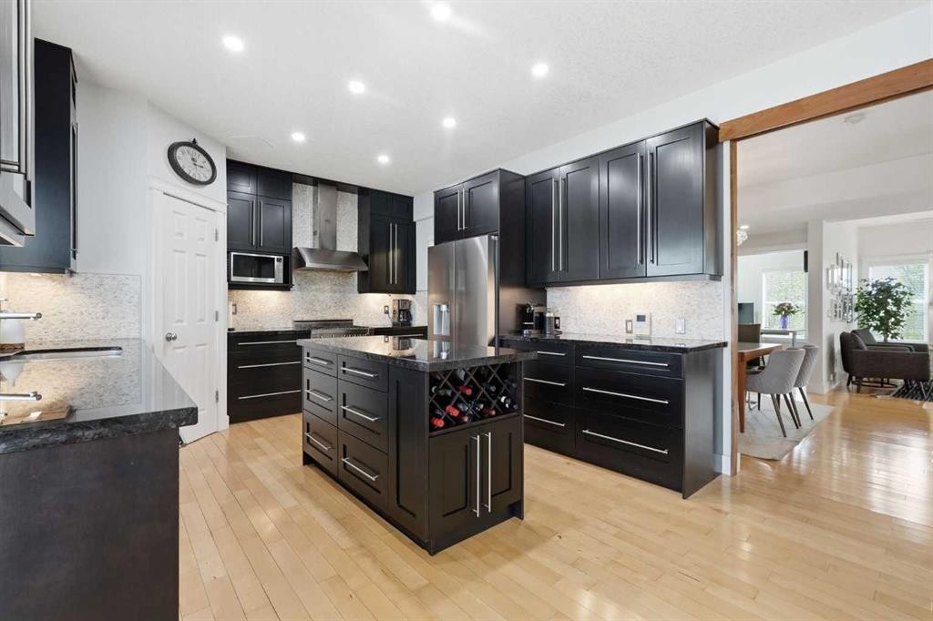 130 Garrison Square Sw, Calgary, AB - Indoor Photo Showing Kitchen With Upgraded Kitchen
