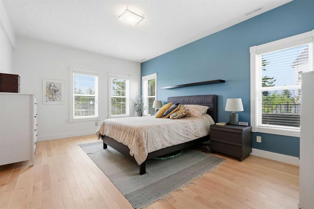130 Garrison Square Sw, Calgary, AB - Indoor Photo Showing Bedroom