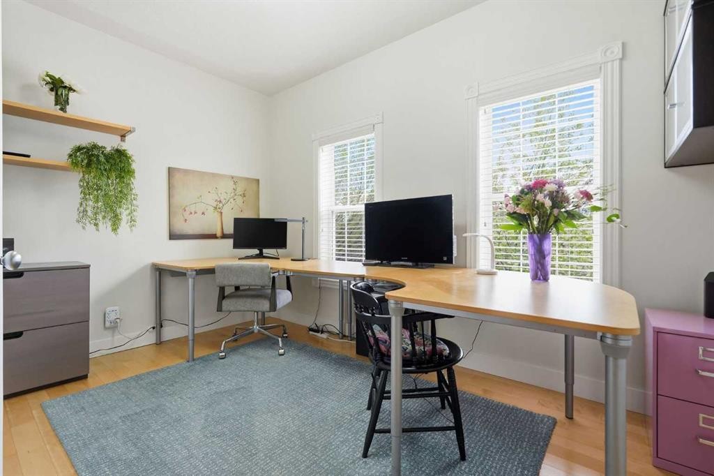 130 Garrison Square Sw, Calgary, AB - Indoor Photo Showing Office