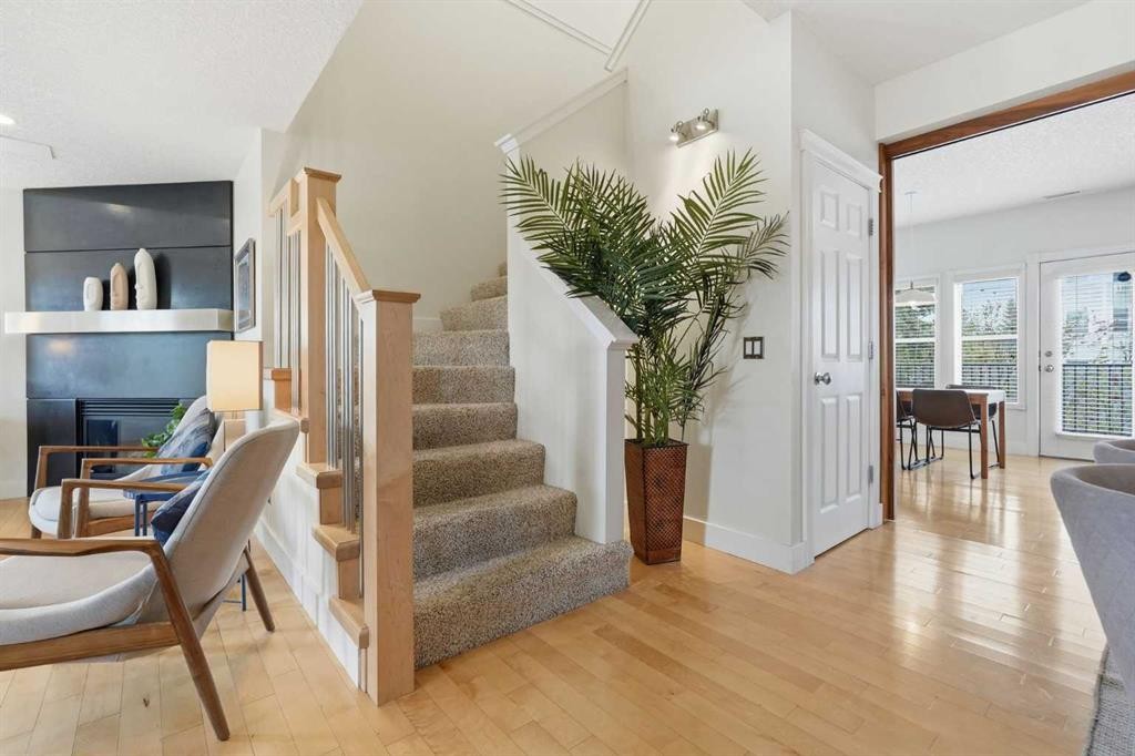 130 Garrison Square Sw, Calgary, AB - Indoor Photo Showing Other Room