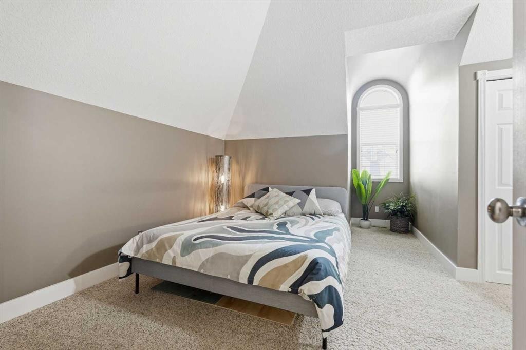 130 Garrison Square Sw, Calgary, AB - Indoor Photo Showing Bedroom