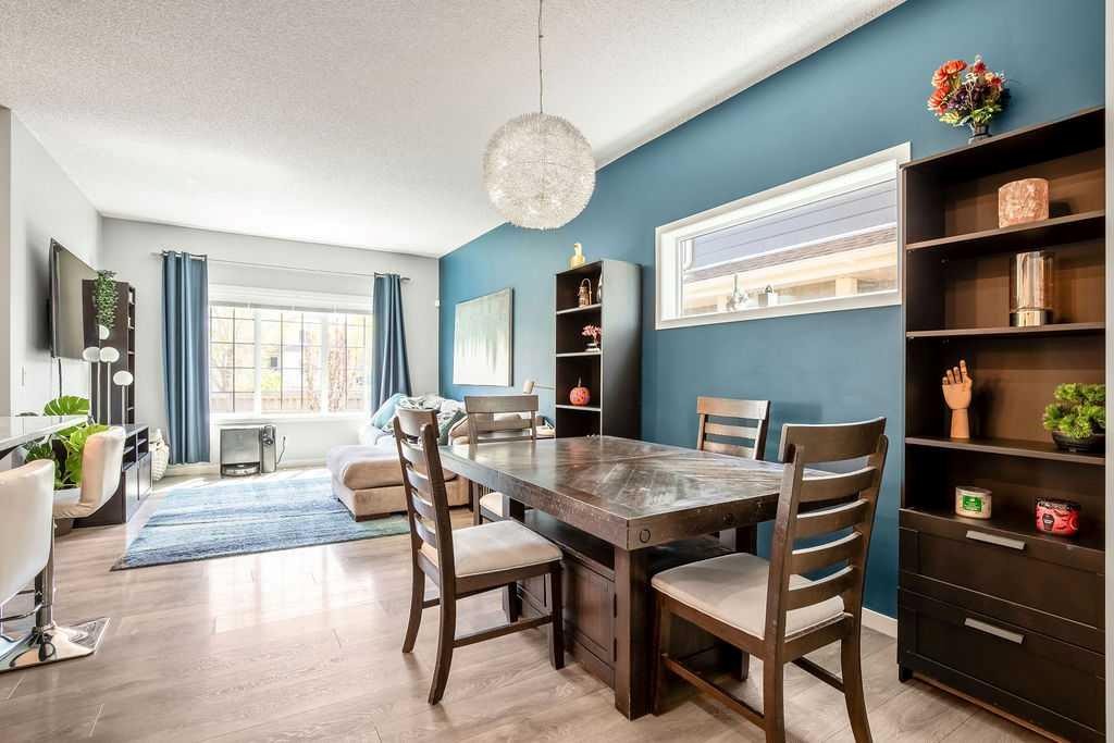 219 Mahogany Grove Se, Calgary, AB - Indoor Photo Showing Dining Room