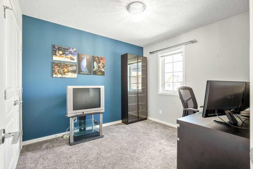 219 Mahogany Grove Se, Calgary, AB - Indoor Photo Showing Office