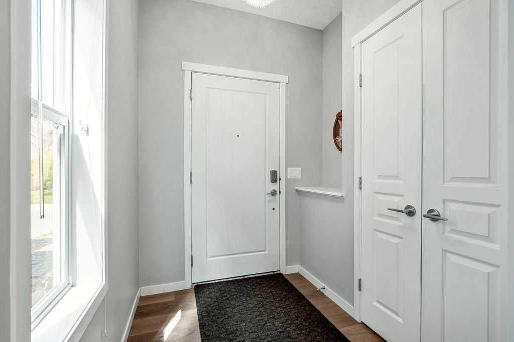 219 Mahogany Grove Se, Calgary, AB - Indoor Photo Showing Other Room