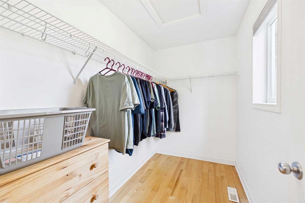 144 Simcoe Place Sw, Calgary, AB - Indoor With Storage