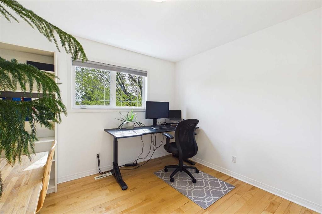 144 Simcoe Place Sw, Calgary, AB - Indoor Photo Showing Office