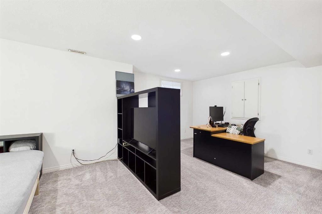 144 Simcoe Place Sw, Calgary, AB - Indoor