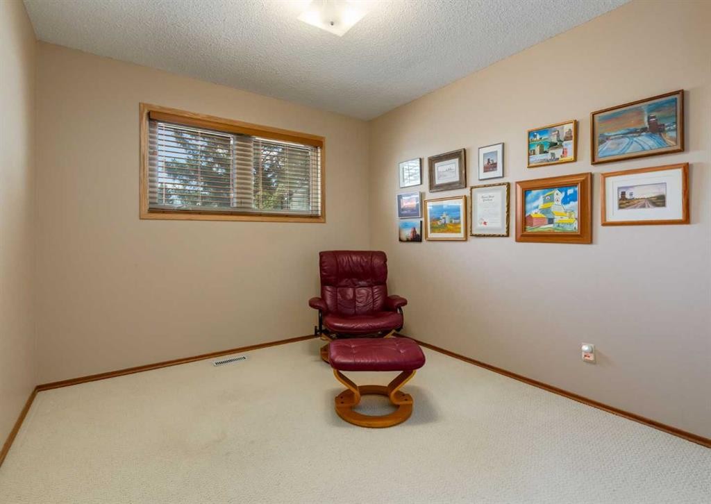 4808 Valiant Drive Nw, Calgary, AB - Indoor Photo Showing Other Room