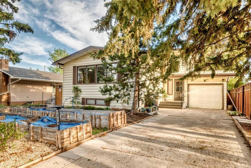 1319 104 Avenue Sw, Calgary, AB - Outdoor
