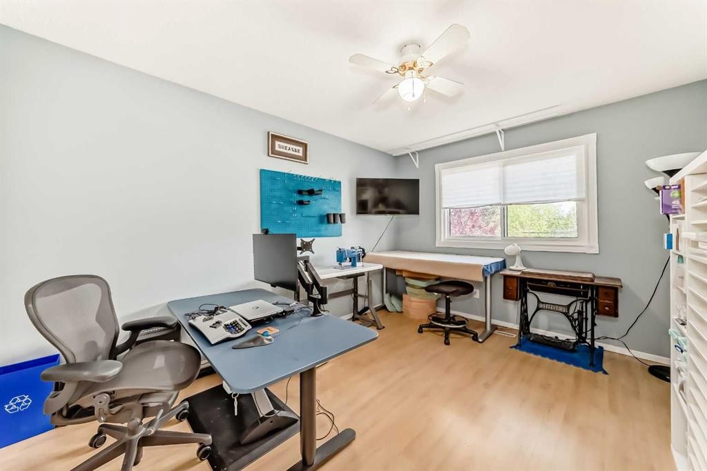 1319 104 Avenue Sw, Calgary, AB - Indoor Photo Showing Office