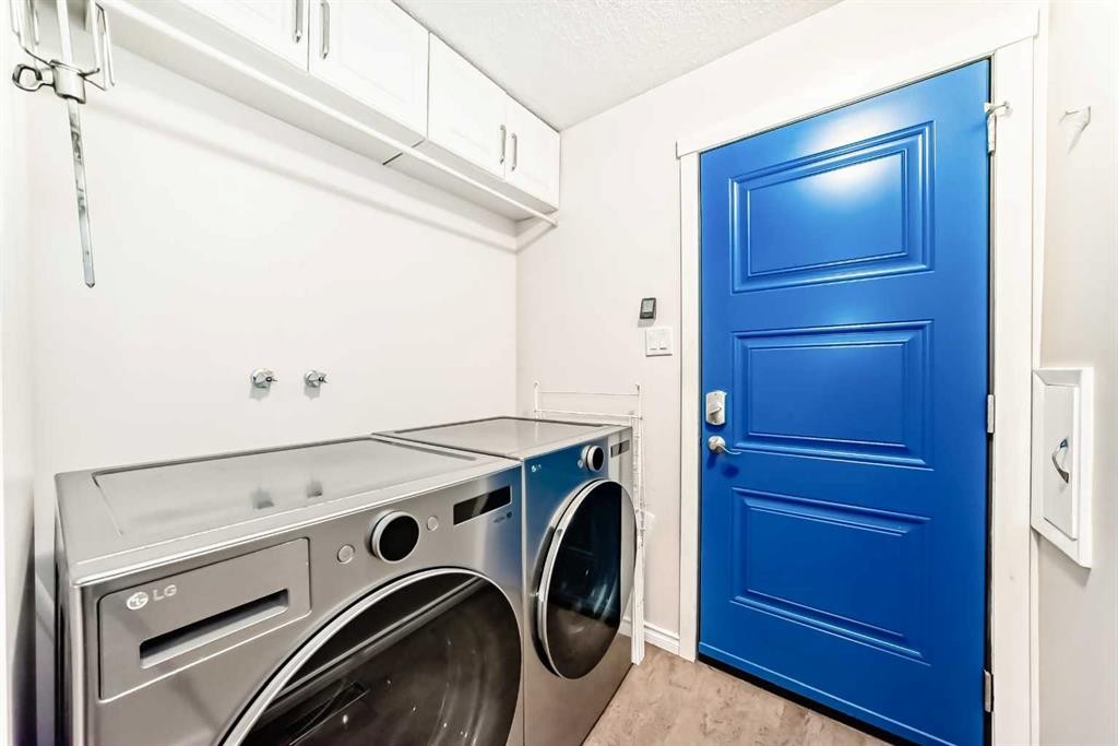 1319 104 Avenue Sw, Calgary, AB - Indoor Photo Showing Laundry Room