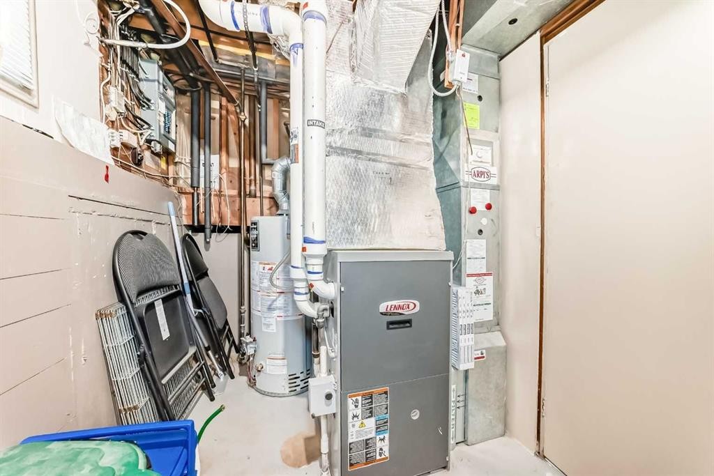 1319 104 Avenue Sw, Calgary, AB - Indoor Photo Showing Basement