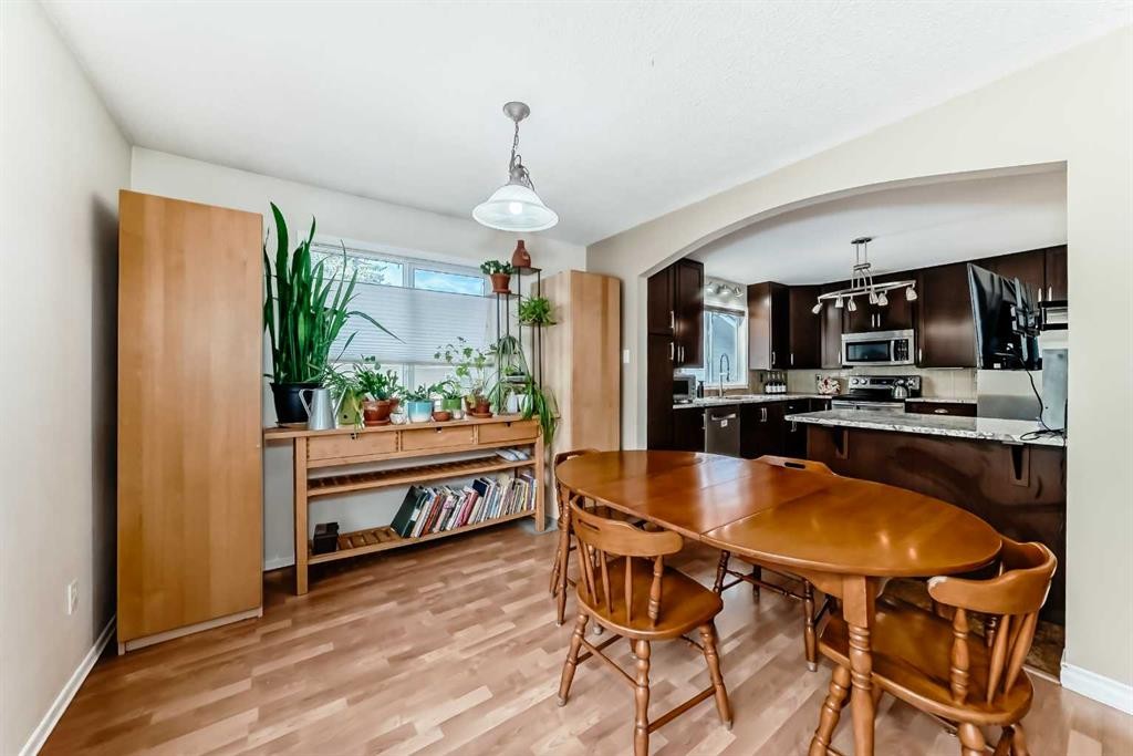 1319 104 Avenue Sw, Calgary, AB - Indoor Photo Showing Dining Room