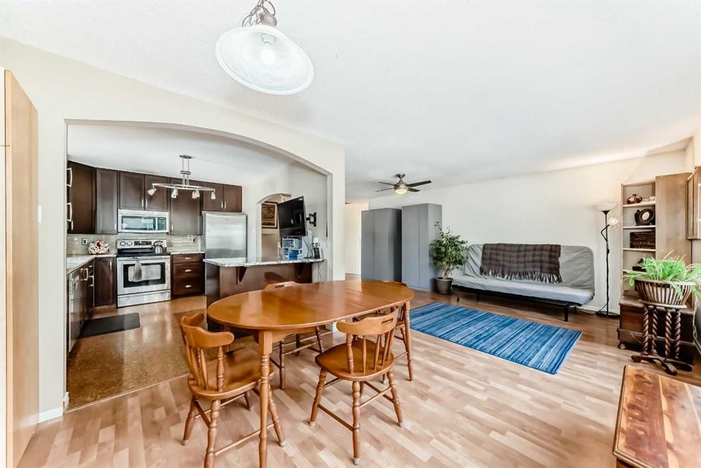 1319 104 Avenue Sw, Calgary, AB - Indoor