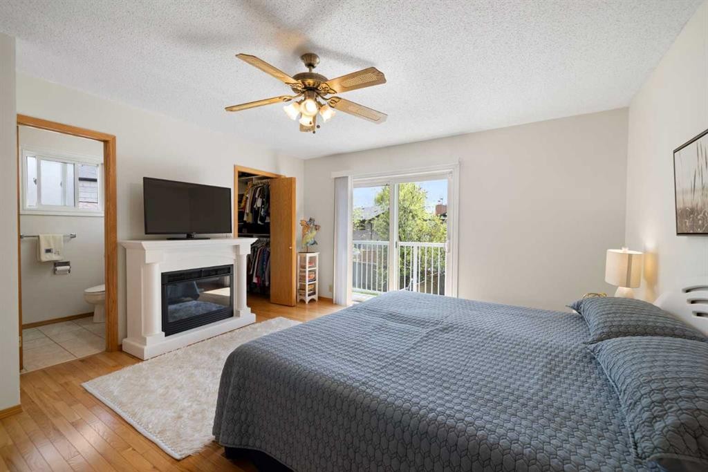 14207 Deer Run Boulevard Se, Calgary, AB - Indoor Photo Showing Bedroom