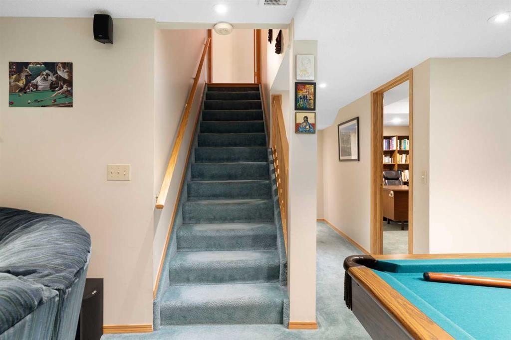 14207 Deer Run Boulevard Se, Calgary, AB - Indoor Photo Showing Other Room
