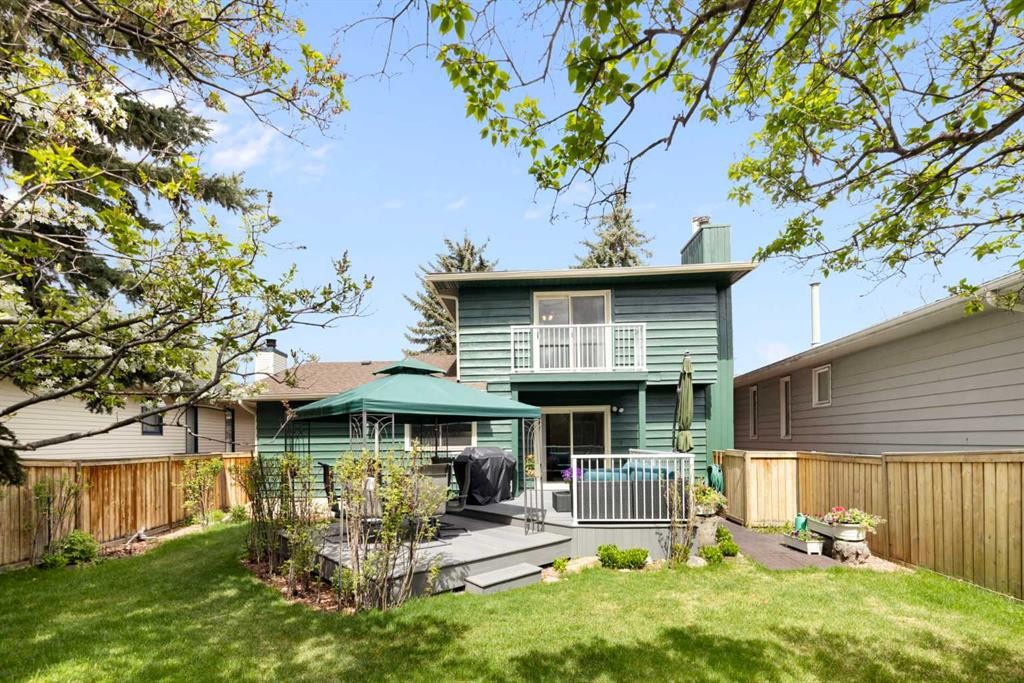 14207 Deer Run Boulevard Se, Calgary, AB - Outdoor With Deck Patio Veranda