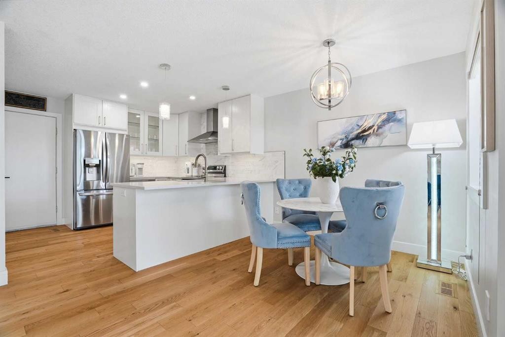 44 Vandoos Gardens Nw, Calgary, AB - Indoor